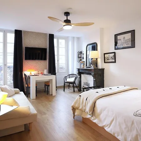 Apartment Hyper Centre Avec Balcon