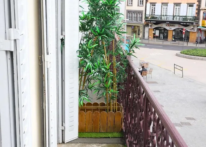 Hyper Centre Avec Balcon